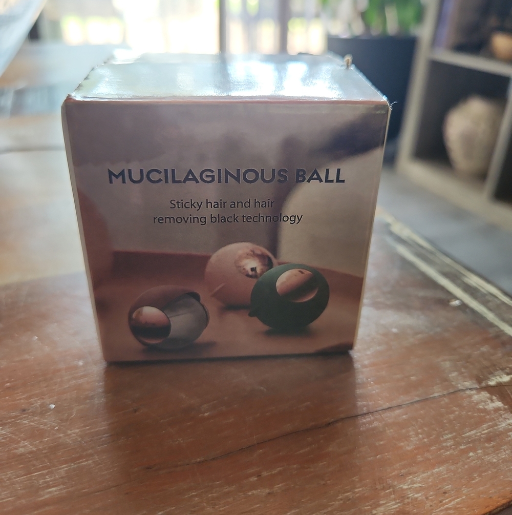 Mucilaginous Fabric and Lint Ball Hair Remover